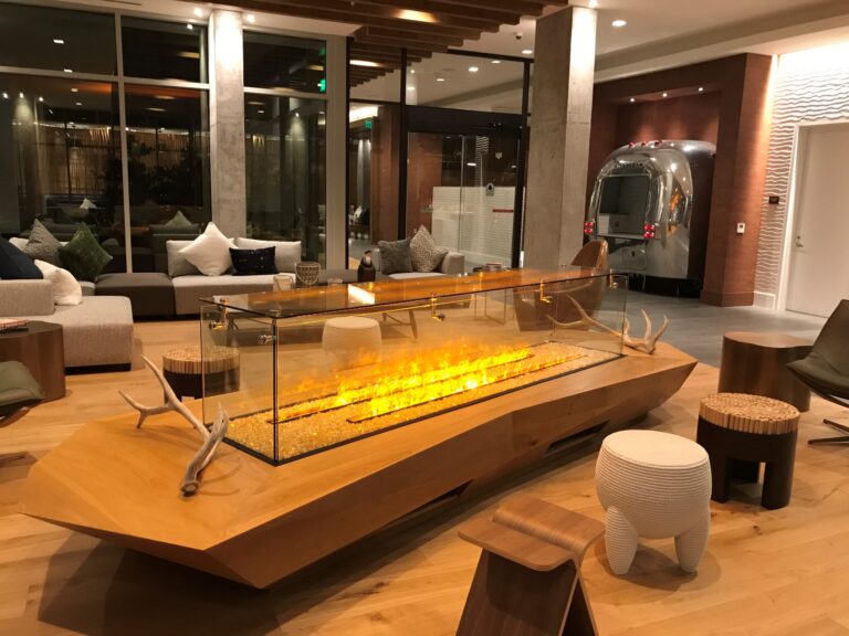 LandBay Lobby, VA
